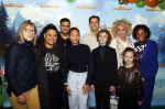 Amsterdam 2 december 2023
Premiere vogelvlucht in Pathe arena .
De cast met oa Floris Gobel Edsilia Rombley Linda Wagemakers Rayen Panday Posy Bakkum Imaani Oosterhuis Karin Bloemen en Thomas Koekkoek