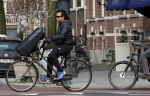 Amsterdam 15 december 2023
Daniel Arends op de fiets in Amsterdam zuid