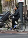 Amsterdam 15 december 2023
Daniel Arends op de fiets in Amsterdam zuid