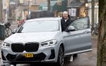 Amsterdam 7 december 2023
Dries Roelvink met zijn BMW X4 in Amsterdam zuid.