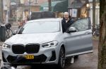 Amsterdam 7 december 2023
Dries Roelvink met zijn BMW X4 in Amsterdam zuid.