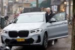 Amsterdam 7 december 2023
Dries Roelvink met zijn BMW X4 in Amsterdam zuid.