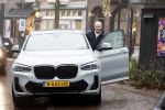 Amsterdam 7 december 2023
Dries Roelvink met zijn BMW X4 in Amsterdam zuid.