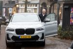 Amsterdam 7 december 2023
Dries Roelvink met zijn BMW X4 in Amsterdam zuid.