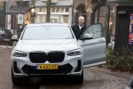 Amsterdam 7 december 2023
Dries Roelvink met zijn BMW X4 in Amsterdam zuid.