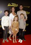 Amsterdam 12 december 2023
Premiere de tata's in Tuschinski.
Chahid Charrak ( Dutch Performante) met vrouw en kinderen