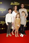 Amsterdam 12 december 2023
Premiere de tata's in Tuschinski.
Chahid Charrak ( Dutch Performante) met vrouw en kinderen