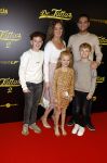 Amsterdam 12 december 2023
Premiere de tata's in Tuschinski.
Chahid Charrak ( Dutch Performante) met vrouw en kinderen