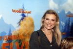 Amsterdam 2 december 2023
Premiere vogelvlucht in Pathe arena .
De cast met oa Floris Gobel Edsilia Rombley Linda Wagemakers Rayen Panday Posy Bakkum Imaani Oosterhuis Karin Bloemen en Thomas Koekkoek. Eveline Stallaart met zoons