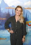 Amsterdam 2 december 2023
Premiere vogelvlucht in Pathe arena .
De cast met oa Floris Gobel Edsilia Rombley Linda Wagemakers Rayen Panday Posy Bakkum Imaani Oosterhuis Karin Bloemen en Thomas Koekkoek. Eveline Stallaart met zoons