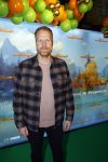 Amsterdam 2 december 2023
Premiere vogelvlucht in Pathe arena .
De cast met oa Floris Gobel Edsilia Rombley Linda Wagemakers Rayen Panday Posy Bakkum Imaani Oosterhuis Karin Bloemen en Thomas Koekkoek. Ferdi Stofmeel