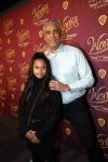 Amsterdam 8 december 2023
Premiere Wonka in Pathe Noord. Franklin Brown met kleindochter