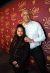 Amsterdam 8 december 2023
Premiere Wonka in Pathe Noord. Franklin Brown met kleindochter