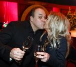 Rotterdam 30 december 2023
Surprise feestje voor Frans Bauer zijn 50e verjaardag in Ahoy. Frans Kwam met zijn vrouw Mariska Bauer en hun zonen Christiaan Frans Jr Lucas en Jan . Frans werd heel emotioneel toen hij aan kwam . In het circus werd er opgetreden door oa Patty Brard Thomas Berge en Emiel Hartkamp.