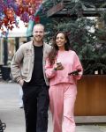 Amsterdam 15 mei 2023
Glennis Grace met haar nieuwe vriend Boyd in Amsterdam zuid.