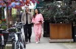 Amsterdam 15 mei 2023
Glennis Grace met haar nieuwe vriend Boyd in Amsterdam zuid.
