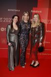 Utrecht 20 december 2023
Sportman / sportvrouw van jaar gala . Helene Hendriks met vriendinnen