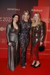 Utrecht 20 december 2023
Sportman / sportvrouw van jaar gala . Helene Hendriks met vriendinnen