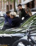 Amsterdam 5 oktober 2023
Joey Veerman en zijn vriendin Chantalle Schilder en hun baby zijn dagje in Amsterdam . Ze zijn daar met Joel Drommel en zijn vriendin Laura v Leeuwen