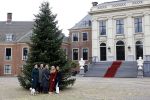 Den Haag 22 december 2023
Fotouurtje met Koning Willem Alexander Koningin Maxima Prinses Amalia Prinses Alexia Prinses Ariane en hun hondje Mambo bij Huis ten Bosch .