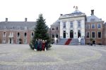 Den Haag 22 december 2023
Fotouurtje met Koning Willem Alexander Koningin Maxima Prinses Amalia Prinses Alexia Prinses Ariane en hun hondje Mambo bij Huis ten Bosch .