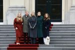 Den Haag 22 december 2023
Fotouurtje met Koning Willem Alexander Koningin Maxima Prinses Amalia Prinses Alexia Prinses Ariane en hun hondje Mambo bij Huis ten Bosch .