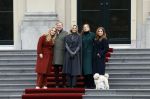 Den Haag 22 december 2023
Fotouurtje met Koning Willem Alexander Koningin Maxima Prinses Amalia Prinses Alexia Prinses Ariane en hun hondje Mambo bij Huis ten Bosch .