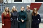 Den Haag 22 december 2023
Fotouurtje met Koning Willem Alexander Koningin Maxima Prinses Amalia Prinses Alexia Prinses Ariane en hun hondje Mambo bij Huis ten Bosch .