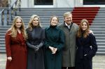 Den Haag 22 december 2023
Fotouurtje met Koning Willem Alexander Koningin Maxima Prinses Amalia Prinses Alexia Prinses Ariane en hun hondje Mambo bij Huis ten Bosch .