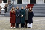 Den Haag 22 december 2023
Fotouurtje met Koning Willem Alexander Koningin Maxima Prinses Amalia Prinses Alexia Prinses Ariane en hun hondje Mambo bij Huis ten Bosch .