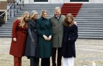 Den Haag 22 december 2023
Fotouurtje met Koning Willem Alexander Koningin Maxima Prinses Amalia Prinses Alexia Prinses Ariane en hun hondje Mambo bij Huis ten Bosch .