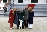Den Haag 22 december 2023
Fotouurtje met Koning Willem Alexander Koningin Maxima Prinses Amalia Prinses Alexia Prinses Ariane en hun hondje Mambo bij Huis ten Bosch .