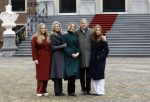 Den Haag 22 december 2023
Fotouurtje met Koning Willem Alexander Koningin Maxima Prinses Amalia Prinses Alexia Prinses Ariane en hun hondje Mambo bij Huis ten Bosch .