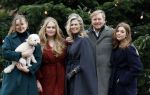 Den Haag 22 december 2023
Fotouurtje met Koning Willem Alexander Koningin Maxima Prinses Amalia Prinses Alexia Prinses Ariane en hun hondje Mambo bij Huis ten Bosch .