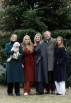 Den Haag 22 december 2023
Fotouurtje met Koning Willem Alexander Koningin Maxima Prinses Amalia Prinses Alexia Prinses Ariane en hun hondje Mambo bij Huis ten Bosch .
