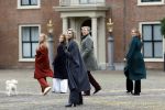 Den Haag 22 december 2023
Fotouurtje met Koning Willem Alexander Koningin Maxima Prinses Amalia Prinses Alexia Prinses Ariane en hun hondje Mambo bij Huis ten Bosch .