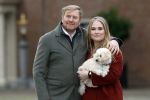 Den Haag 22 december 2023
Fotouurtje met Koning Willem Alexander Koningin Maxima Prinses Amalia Prinses Alexia Prinses Ariane en hun hondje Mambo bij Huis ten Bosch .
