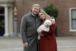 Den Haag 22 december 2023
Fotouurtje met Koning Willem Alexander Koningin Maxima Prinses Amalia Prinses Alexia Prinses Ariane en hun hondje Mambo bij Huis ten Bosch .