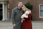 Den Haag 22 december 2023
Fotouurtje met Koning Willem Alexander Koningin Maxima Prinses Amalia Prinses Alexia Prinses Ariane en hun hondje Mambo bij Huis ten Bosch .