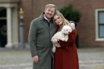 Den Haag 22 december 2023
Fotouurtje met Koning Willem Alexander Koningin Maxima Prinses Amalia Prinses Alexia Prinses Ariane en hun hondje Mambo bij Huis ten Bosch .