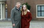Den Haag 22 december 2023
Fotouurtje met Koning Willem Alexander Koningin Maxima Prinses Amalia Prinses Alexia Prinses Ariane en hun hondje Mambo bij Huis ten Bosch .