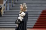 Den Haag 22 december 2023
Fotouurtje met Koning Willem Alexander Koningin Maxima Prinses Amalia Prinses Alexia Prinses Ariane en hun hondje Mambo bij Huis ten Bosch .