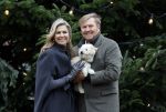 Den Haag 22 december 2023
Fotouurtje met Koning Willem Alexander Koningin Maxima Prinses Amalia Prinses Alexia Prinses Ariane en hun hondje Mambo bij Huis ten Bosch .