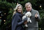 Den Haag 22 december 2023
Fotouurtje met Koning Willem Alexander Koningin Maxima Prinses Amalia Prinses Alexia Prinses Ariane en hun hondje Mambo bij Huis ten Bosch .