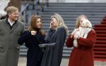 Den Haag 22 december 2023
Fotouurtje met Koning Willem Alexander Koningin Maxima Prinses Amalia Prinses Alexia Prinses Ariane en hun hondje Mambo bij Huis ten Bosch .