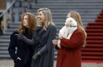 Den Haag 22 december 2023
Fotouurtje met Koning Willem Alexander Koningin Maxima Prinses Amalia Prinses Alexia Prinses Ariane en hun hondje Mambo bij Huis ten Bosch .