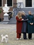 Den Haag 22 december 2023
Fotouurtje met Koning Willem Alexander Koningin Maxima Prinses Amalia Prinses Alexia Prinses Ariane en hun hondje Mambo bij Huis ten Bosch .