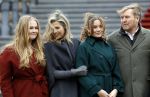 Den Haag 22 december 2023
Fotouurtje met Koning Willem Alexander Koningin Maxima Prinses Amalia Prinses Alexia Prinses Ariane en hun hondje Mambo bij Huis ten Bosch .