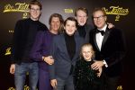 Amsterdam 12 december 2023
Premiere de tata's in Tuschinski. Leo Alkemade met vrouw en kinderen
