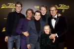 Amsterdam 12 december 2023
Premiere de tata's in Tuschinski. Leo Alkemade met vrouw en kinderen